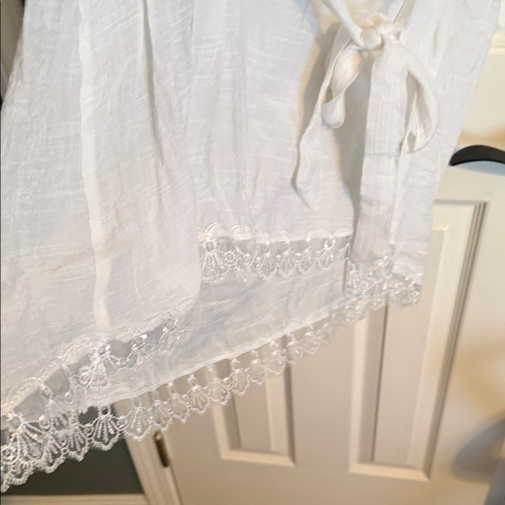 White Lace Trim Sleeveless Top - Picture 9 of 10